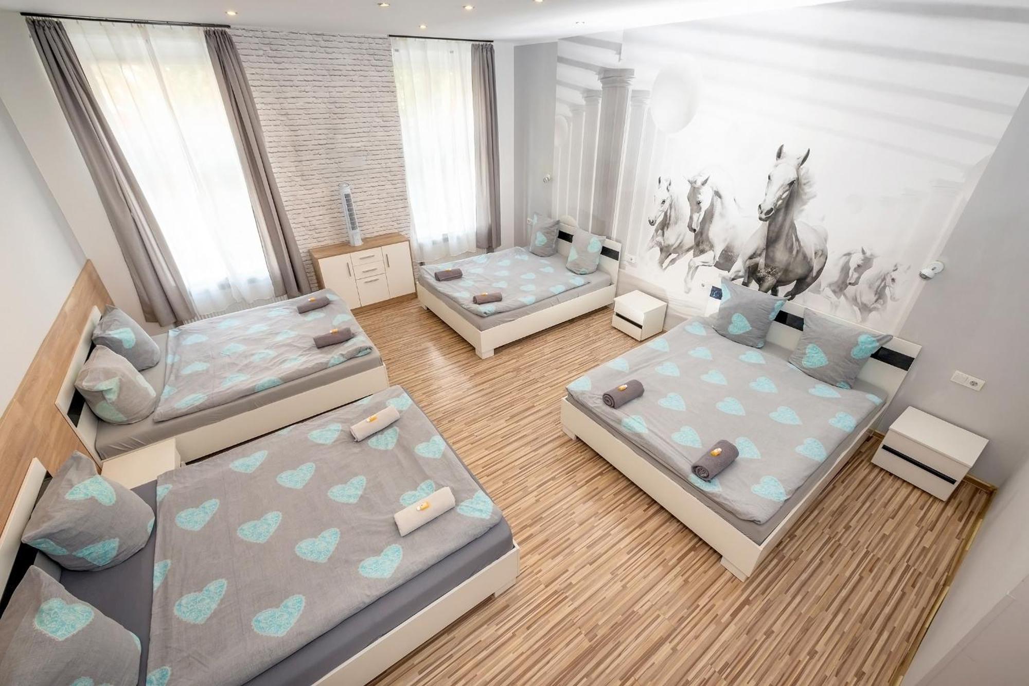 70S Hostel Krakow Luaran gambar